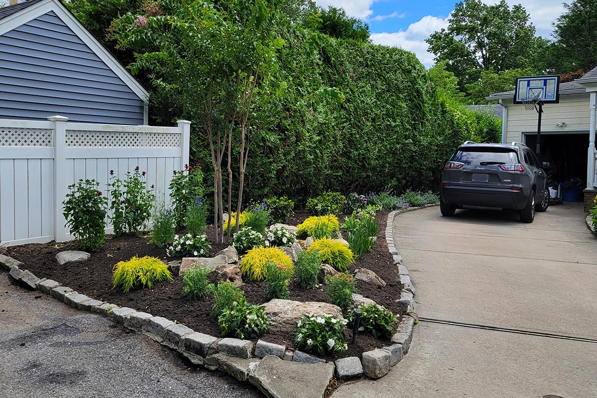 Long Island Landscapers | Dom's Landscaping,Inc - Residential