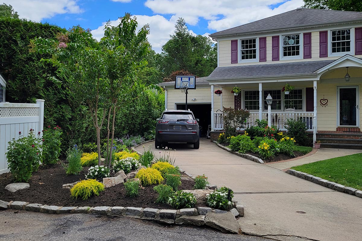 Long Island Landscapers | Dom's Landscaping,Inc - Residential